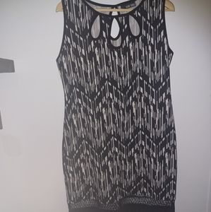 Sleeveless black and white dress